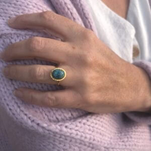 baque en agate crazy blue portée