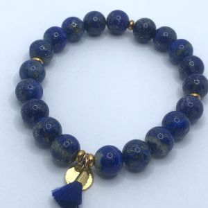 Bracelet en lapis lazuli en gros plan
